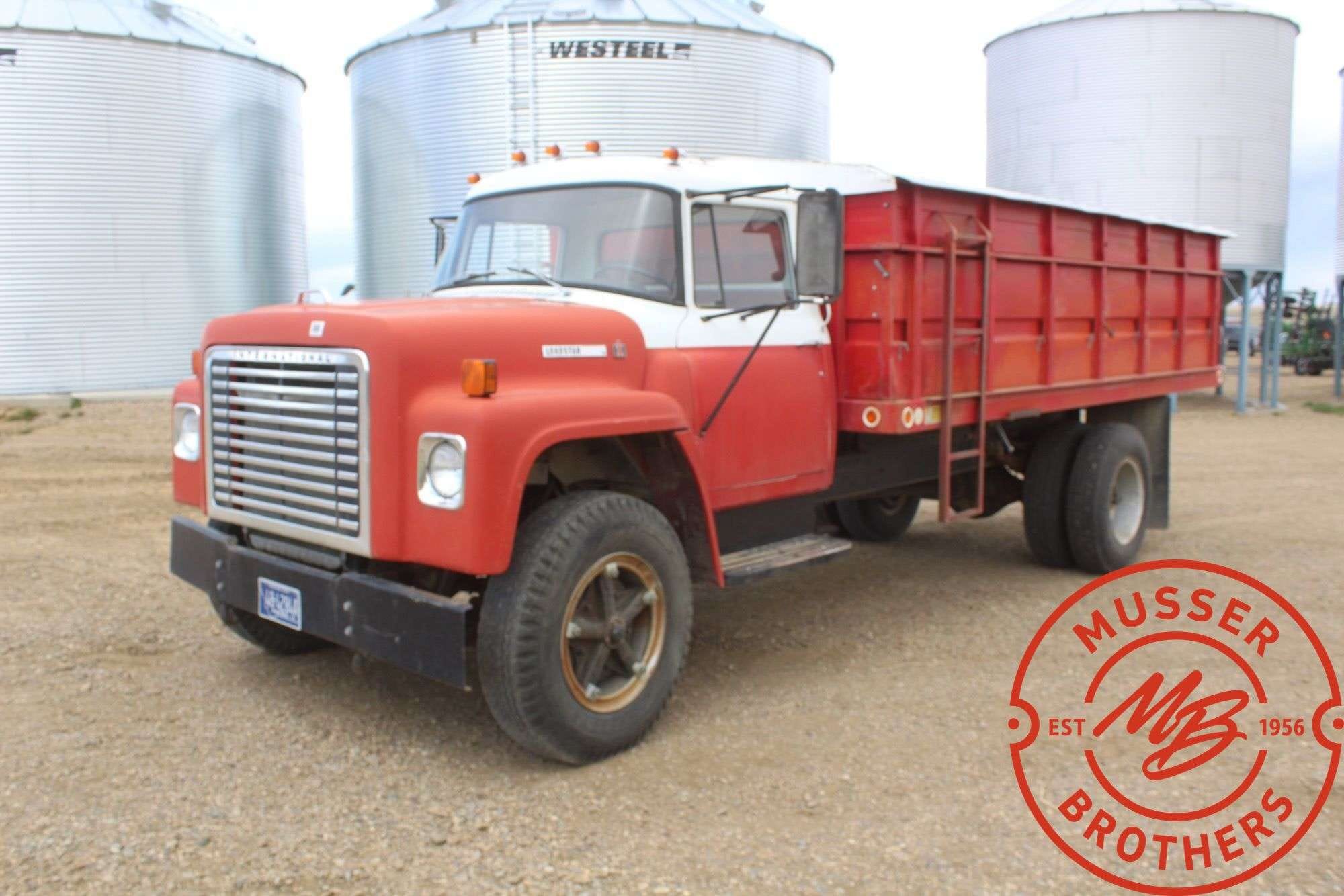 1976 International Loadstar 1700 Equipment Image0