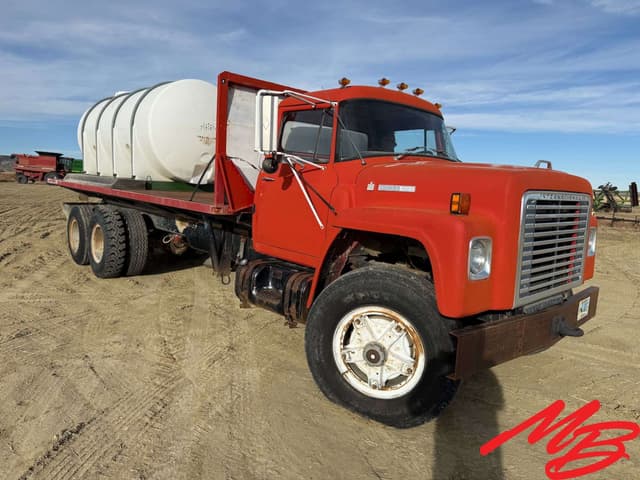 Image of International Loadstar 1800 equipment image 2