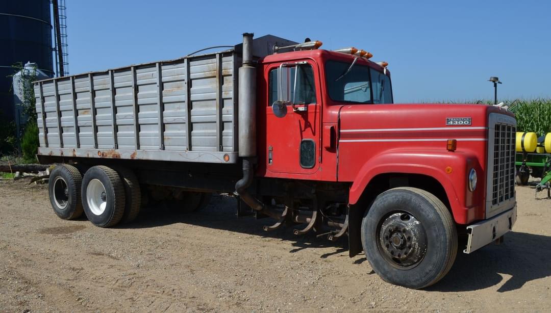 Image of International Transtar 4300 Primary image