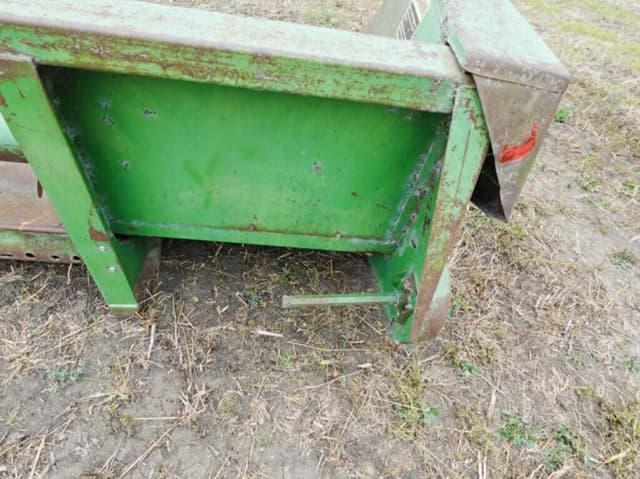 Image of John Deere 444 equipment image 4