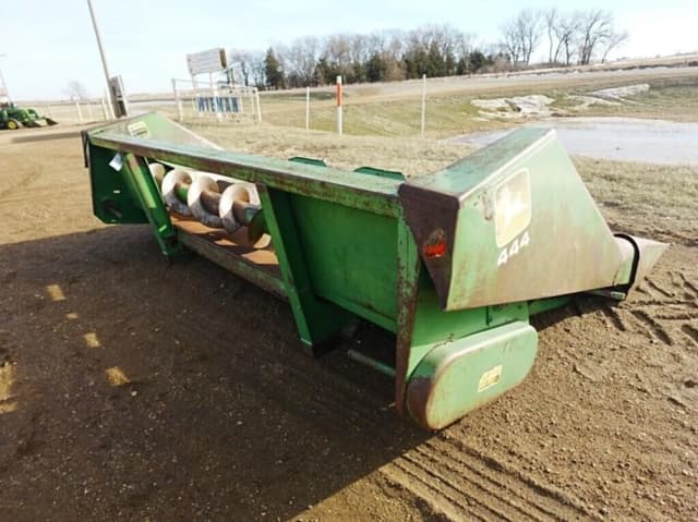 Image of John Deere 444 equipment image 2