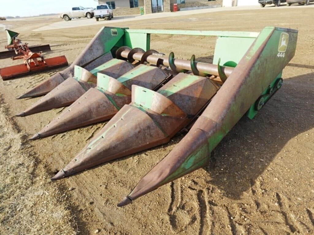 Image of John Deere 444 Primary image