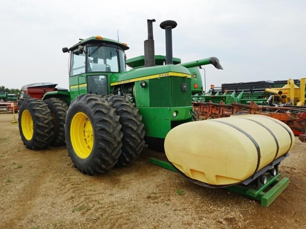 1976 John Deere 8430 Equipment Image0