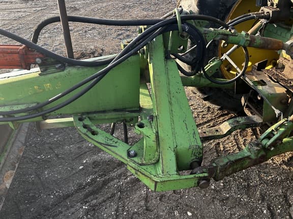 Image of John Deere 115 equipment image 2