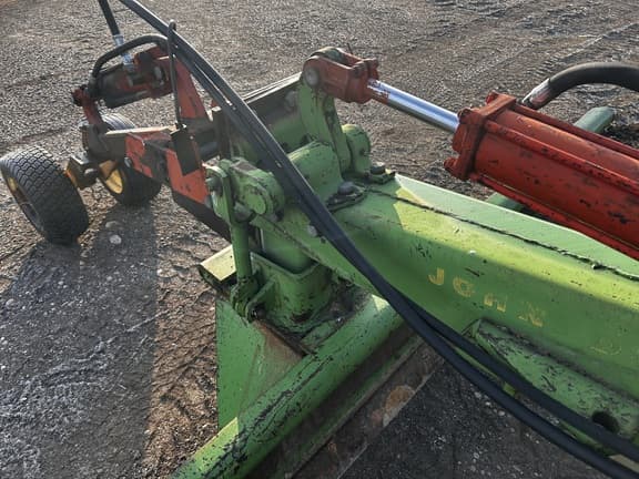 Image of John Deere 115 equipment image 3