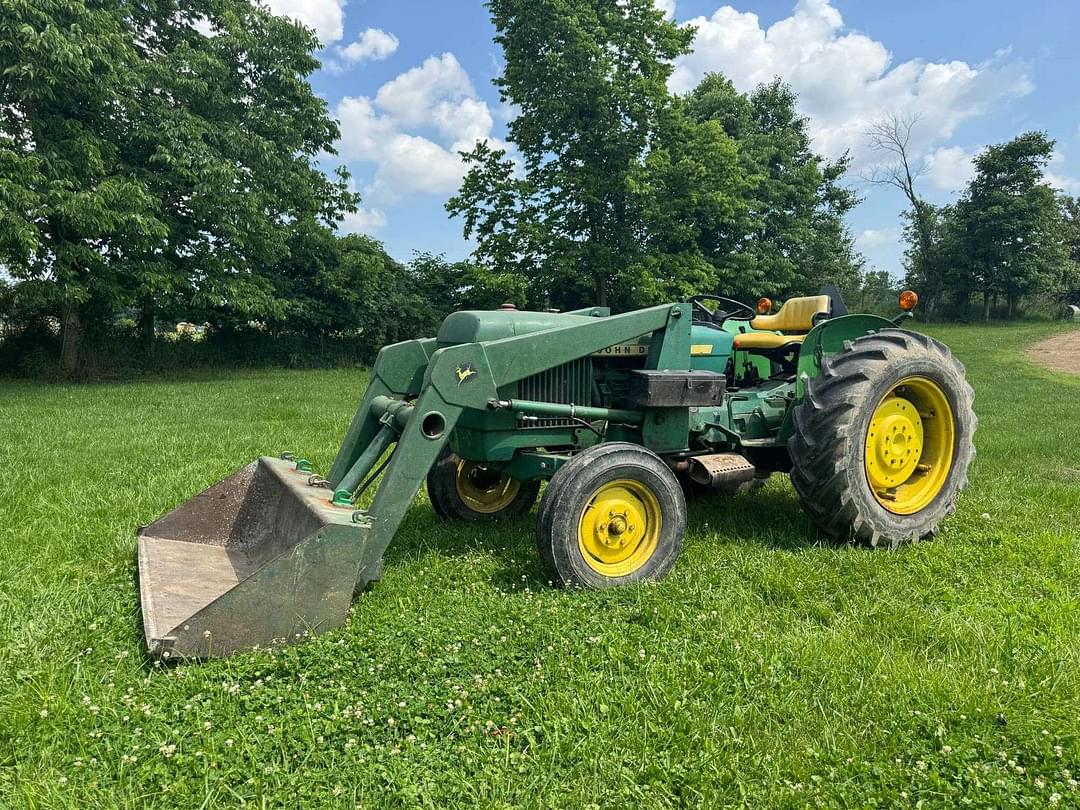 Image of John Deere 2040 Primary image