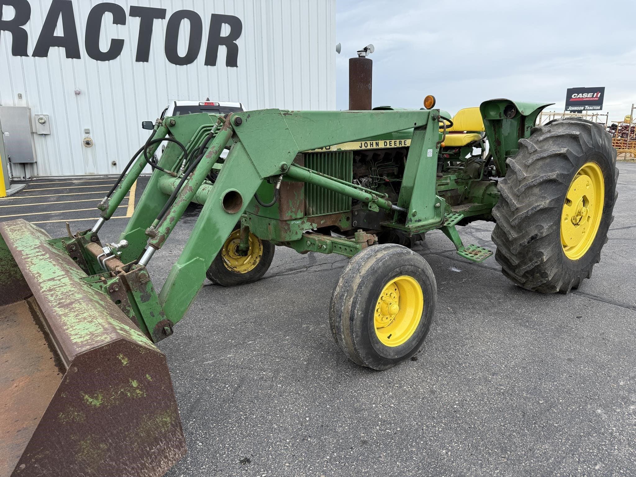 1976 John Deere 2640 Equipment Image0