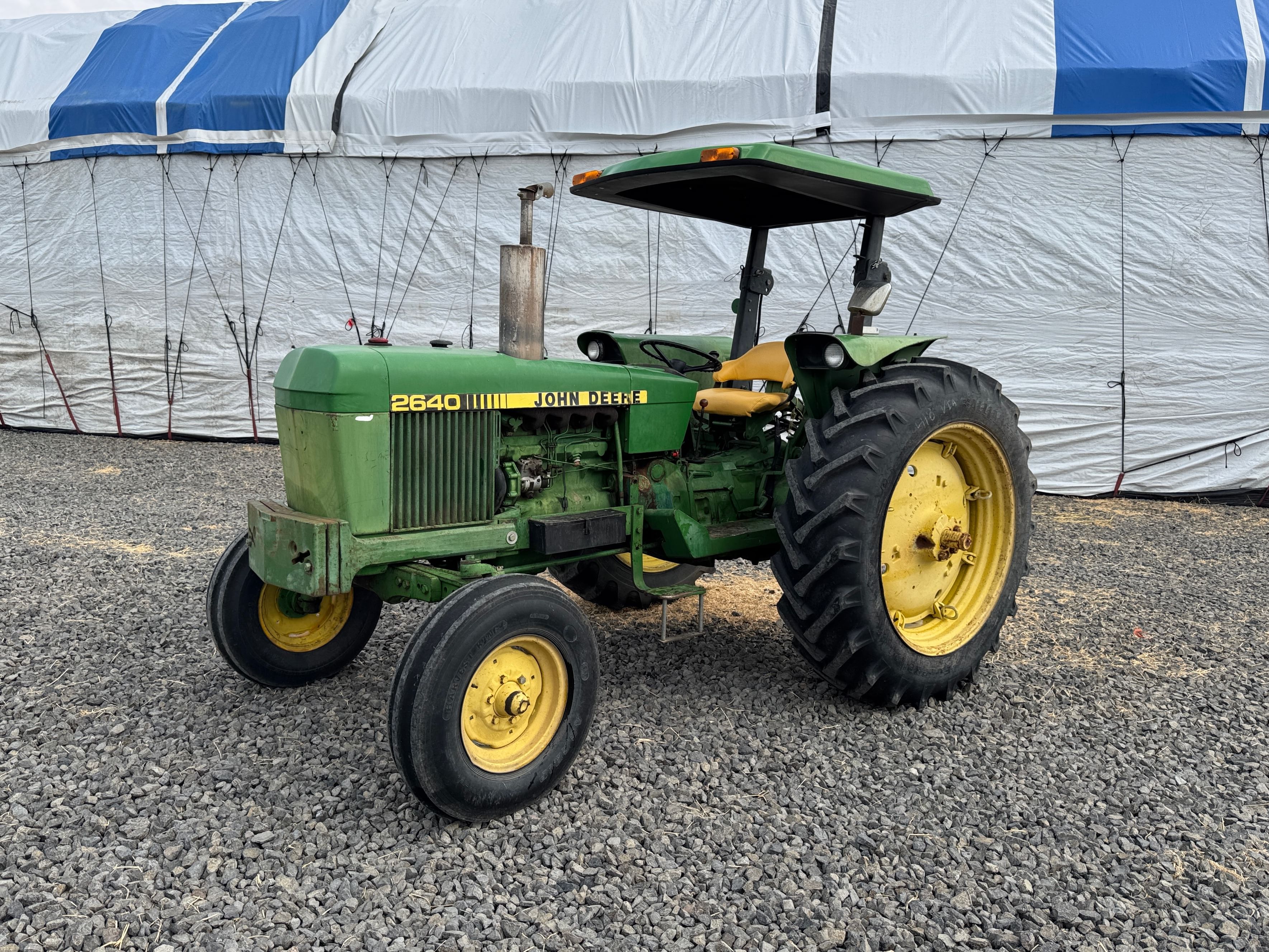 1976 John Deere 2640 Equipment Image0
