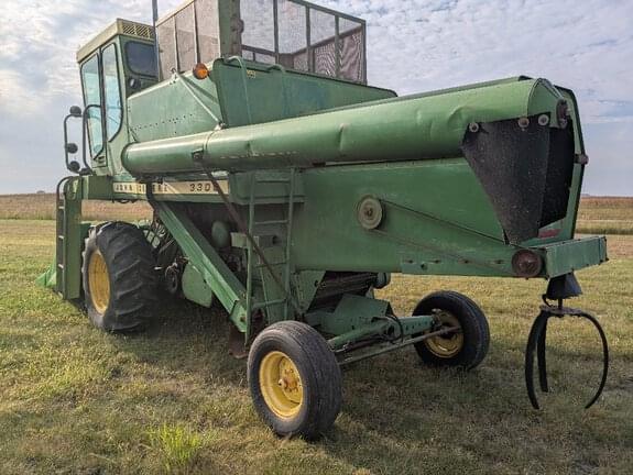 Image of John Deere 3300 equipment image 2