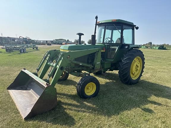 Image of John Deere 4030 equipment image 1