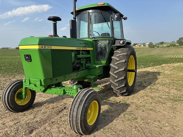 Image of John Deere 4230 equipment image 2