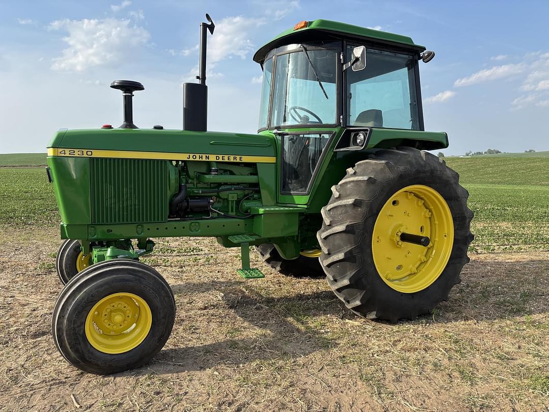 Image of John Deere 4230 Primary image