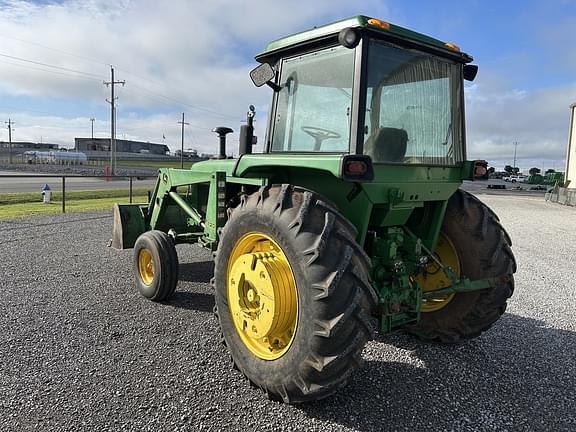 Image of John Deere 4230 equipment image 2