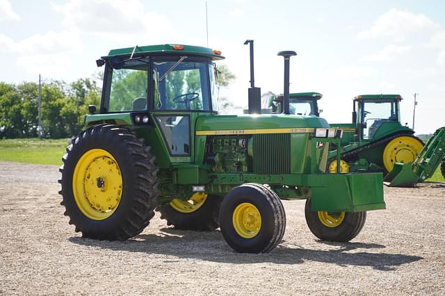 Image of John Deere 4230 equipment image 2