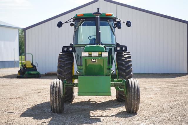 Image of John Deere 4230 equipment image 1