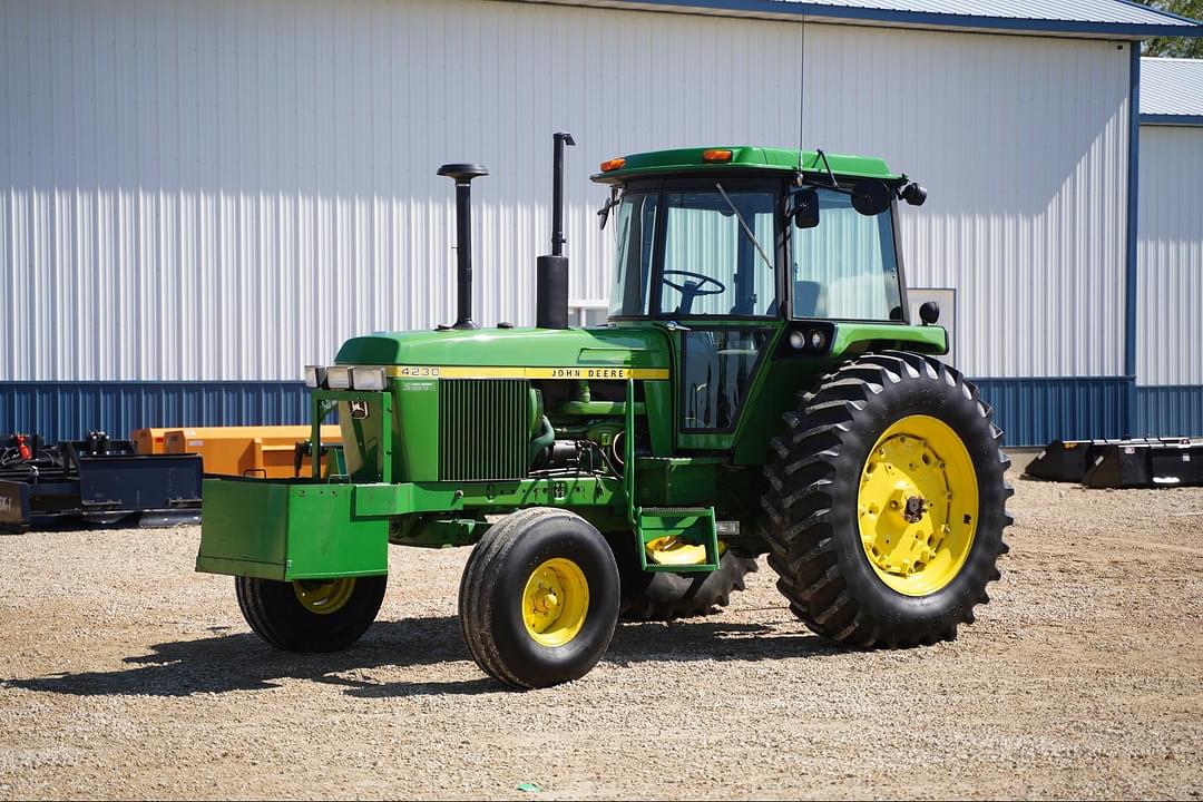Image of John Deere 4230 Primary image