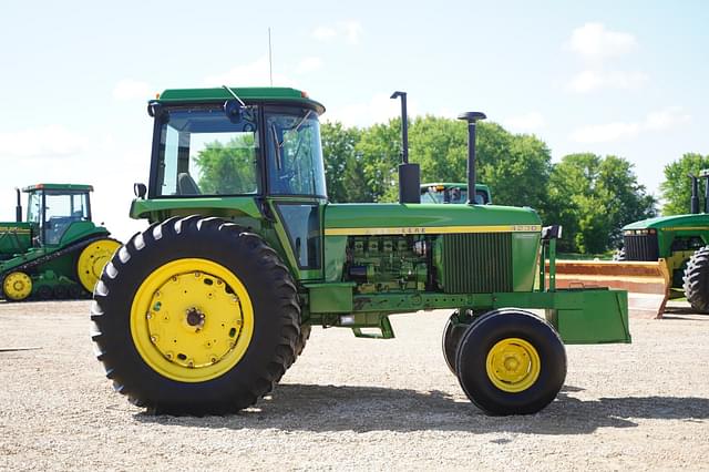Image of John Deere 4230 equipment image 3