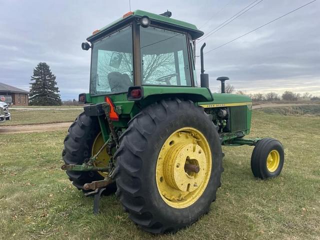 Image of John Deere 4230 equipment image 3