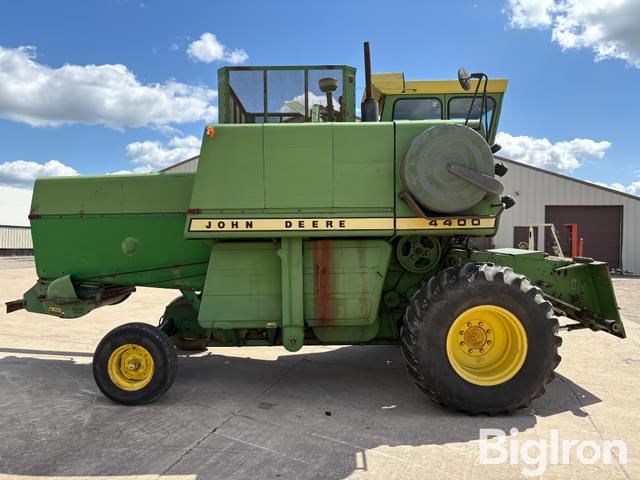 Image of John Deere 4400 equipment image 3