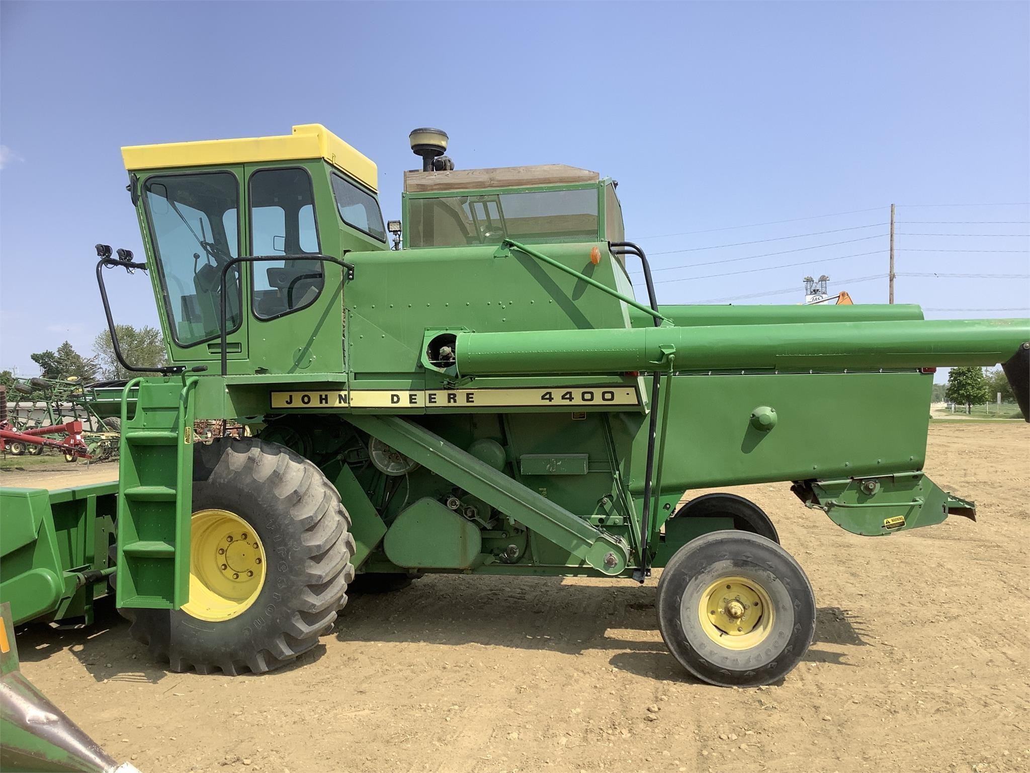 Main image John Deere 4400
