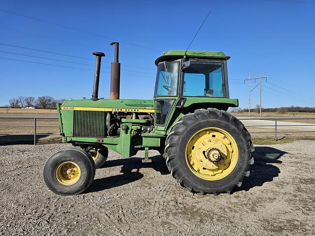 Image of John Deere 4430 equipment image 2