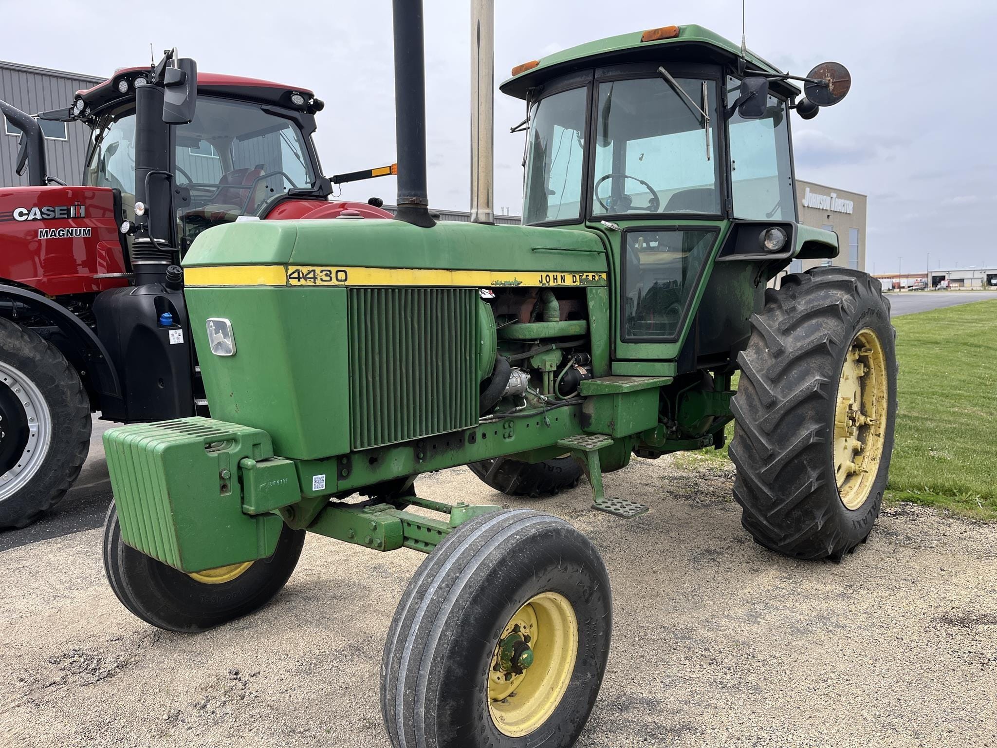 1976 John Deere 4430 Equipment Image0
