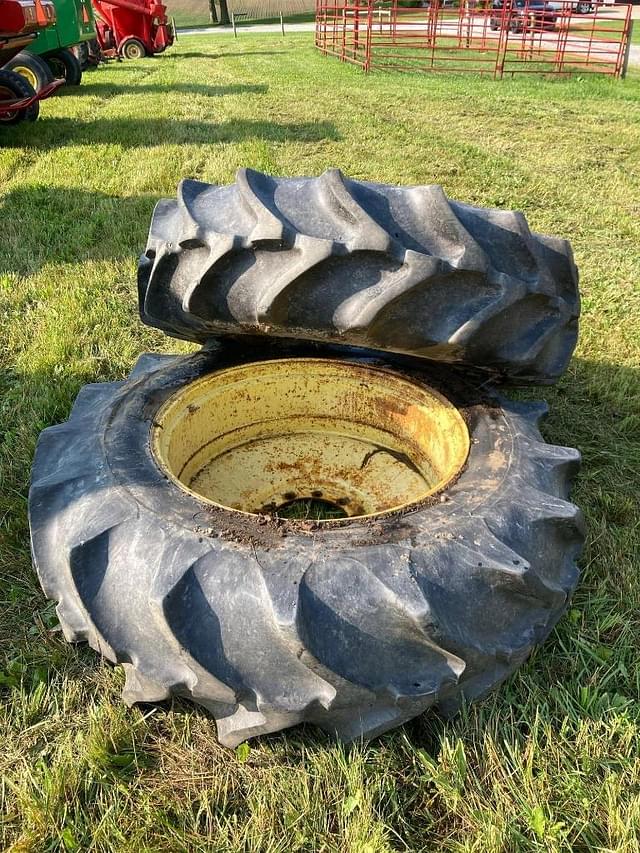 Image of John Deere 4430 equipment image 2