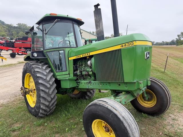 Image of John Deere 4430 equipment image 2