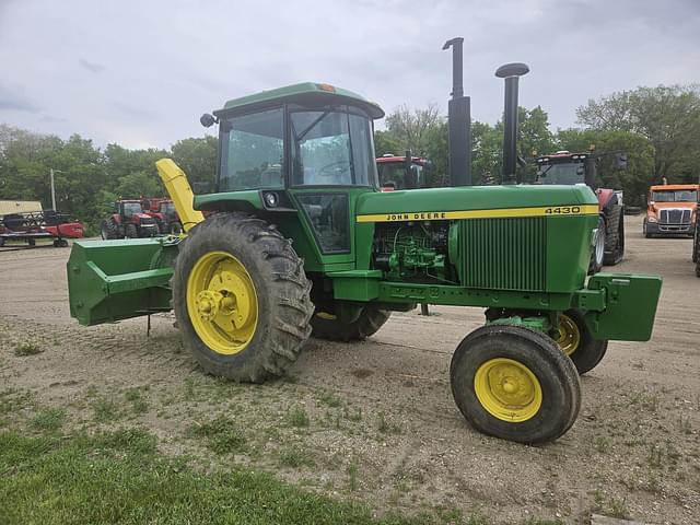 Image of John Deere 4430H equipment image 3