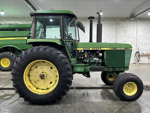 Image of John Deere 4440 equipment image 2