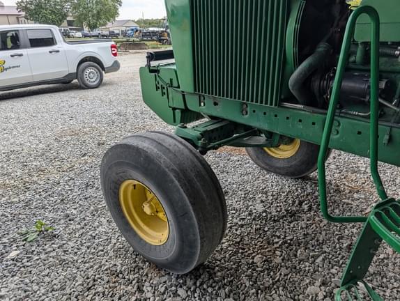 Image of John Deere 4630 equipment image 2