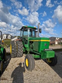 1976 John Deere 4630 Equipment Image0