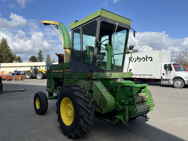 Image of John Deere 5460 equipment image 3