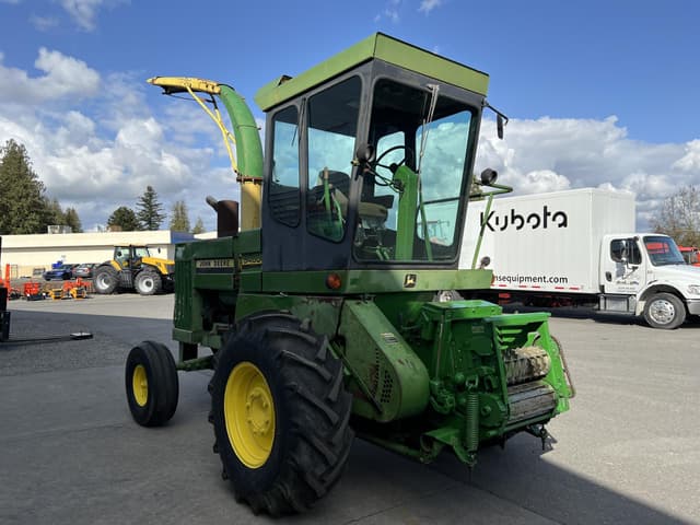 Image of John Deere 5460 equipment image 3