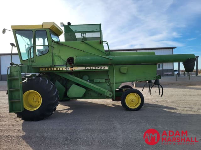 Image of John Deere 7700 equipment image 4