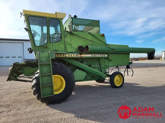 Image of John Deere 7700 equipment image 2