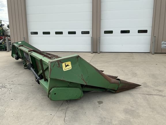 Image of John Deere 843 Primary image