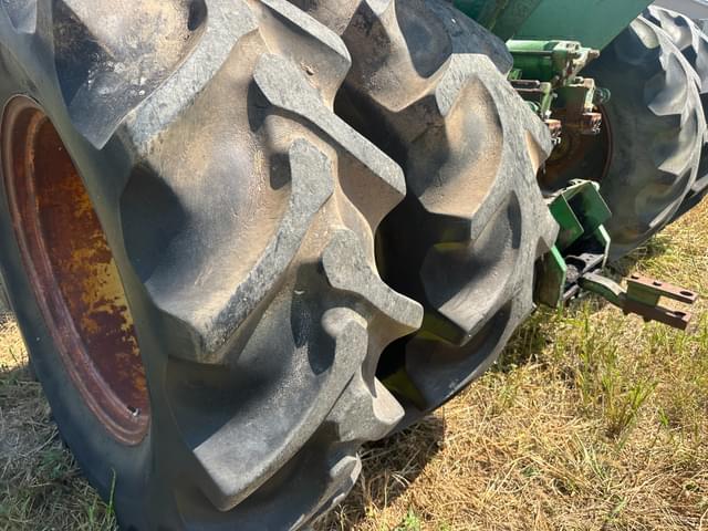 Image of John Deere 8430 equipment image 4