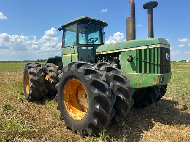 Image of John Deere 8430 equipment image 1