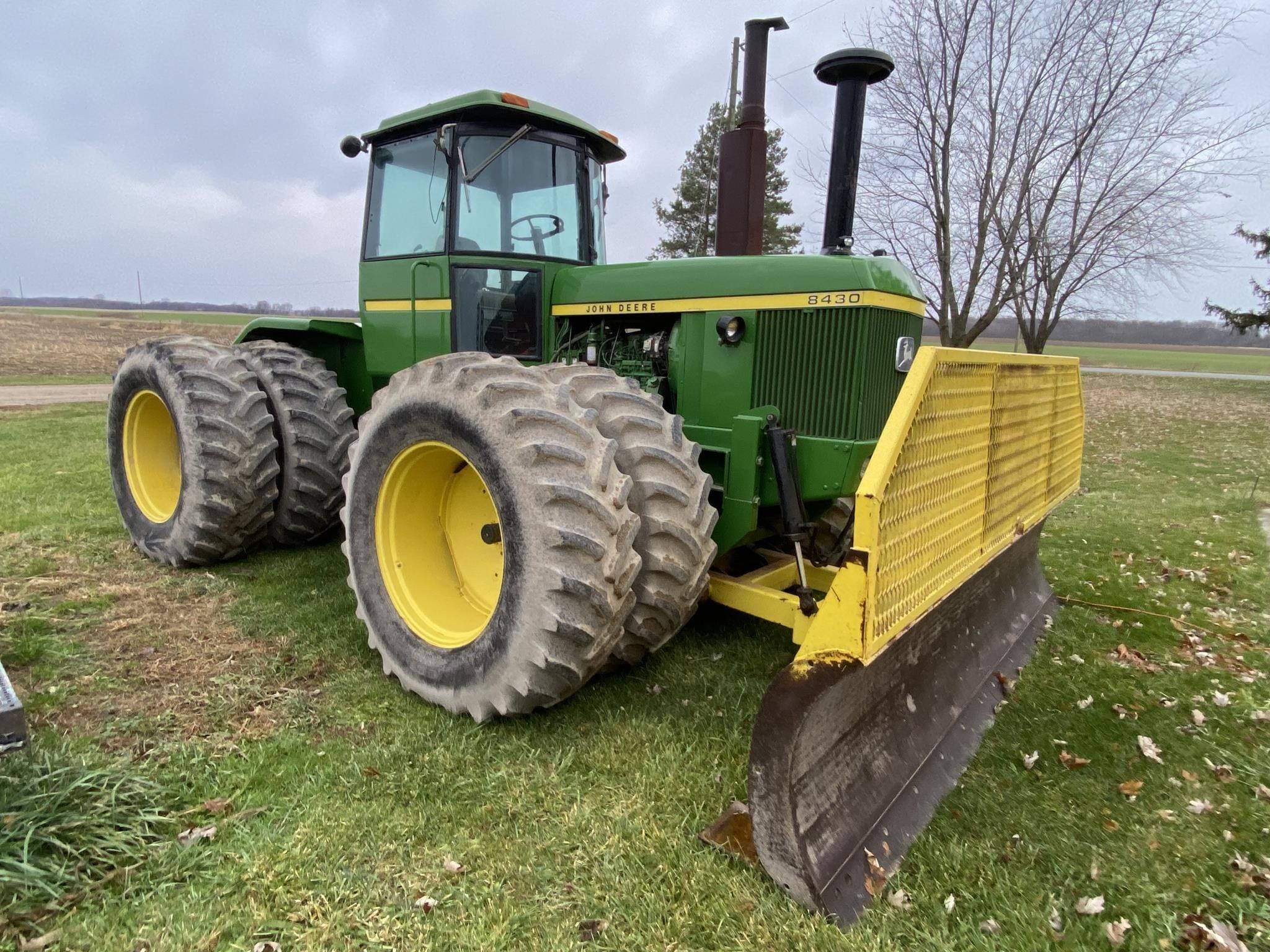 1976 John Deere 8430 Equipment Image0