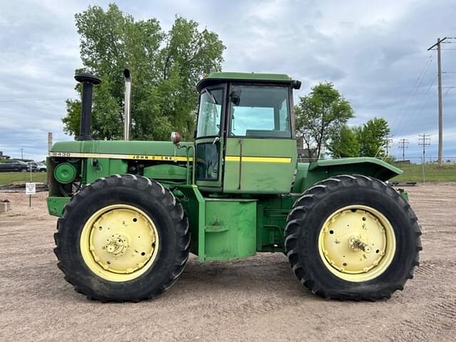 Image of John Deere 8430 equipment image 1