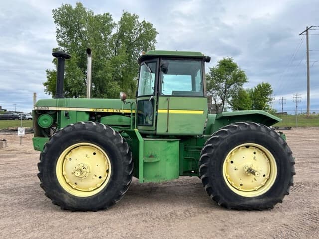 Image of John Deere 8430 equipment image 1