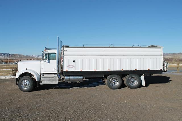 Thumbnail image Kenworth W900A 1