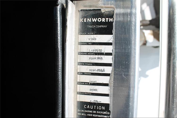 Main image Kenworth W900A 33
