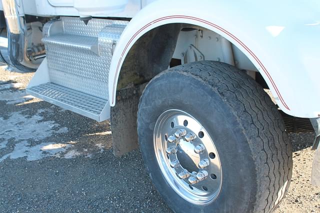 Thumbnail image Kenworth W900A 7