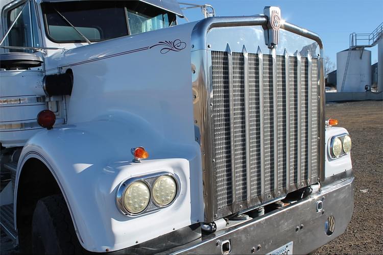 Main image Kenworth W900A 8