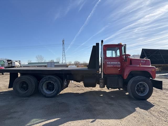 Image of Mack DM600 equipment image 4