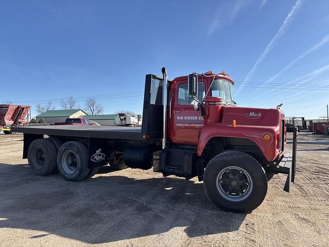 Image of Mack DM600 equipment image 3
