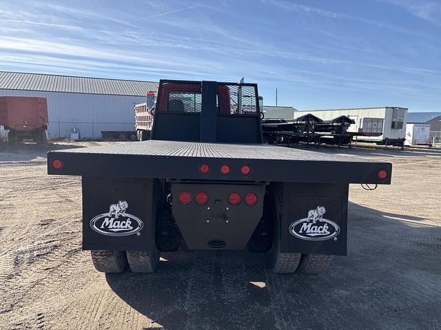 Image of Mack DM600 equipment image 2
