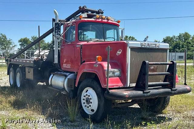 Image of Mack RW613 equipment image 2
